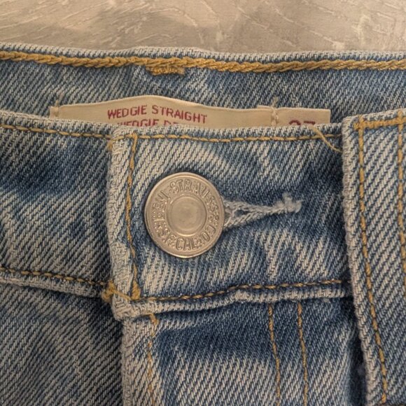 Levi's Light Wash Distressed Jeans - Picture 7 of 16